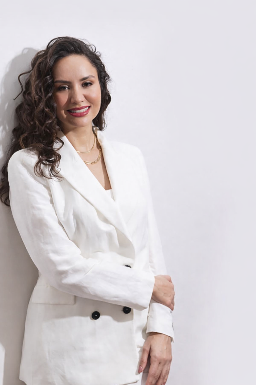 Câmara Municipal aprova Moção de Congratulação à Dra. Viviane Carniato Franco por sua destacada atuação na área da saúde